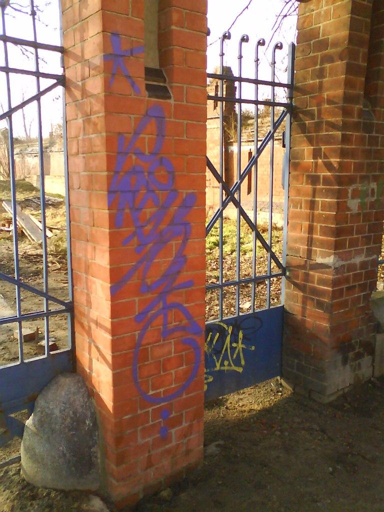 Przed usuwaniem graffiti, MPWiK Wrocław