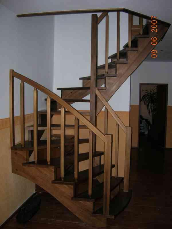 schody drewniane, wg indywidualnego projektu