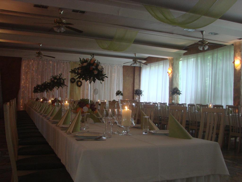 Sala weselna w Wiktorowie