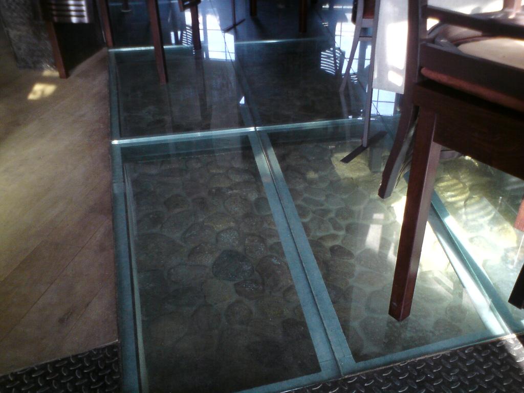 podłoga szklana
