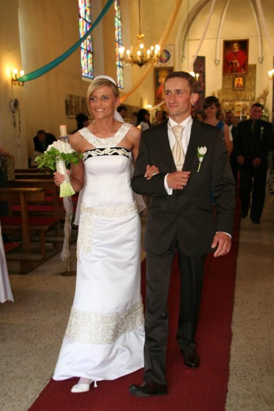 Suknia ślubna zdobiona aplikacją Swarovskiego, Nowy Tomyśl, wielkopolskie