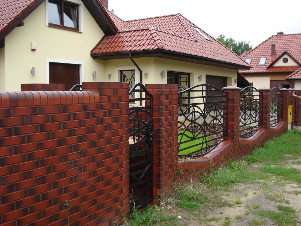 Murki z klinkieru ogrodzenia z cegły klinkierowej, Stargard Szczeciński, zachodniopomorskie