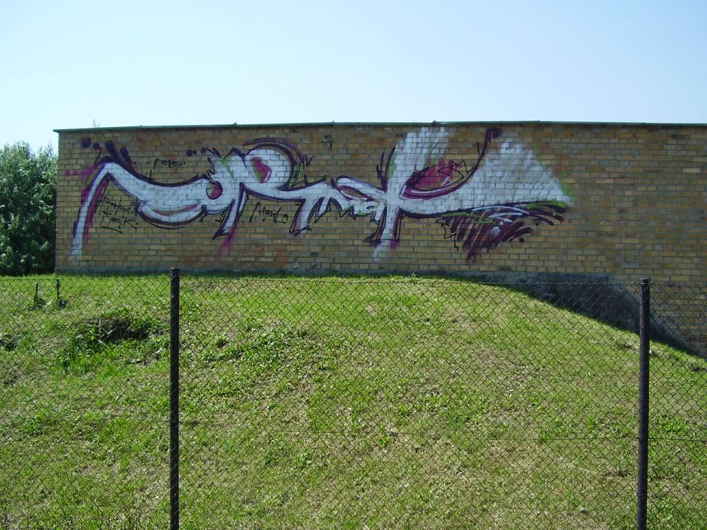 Usuwanie farb graffiti, powłoki antygraffiti