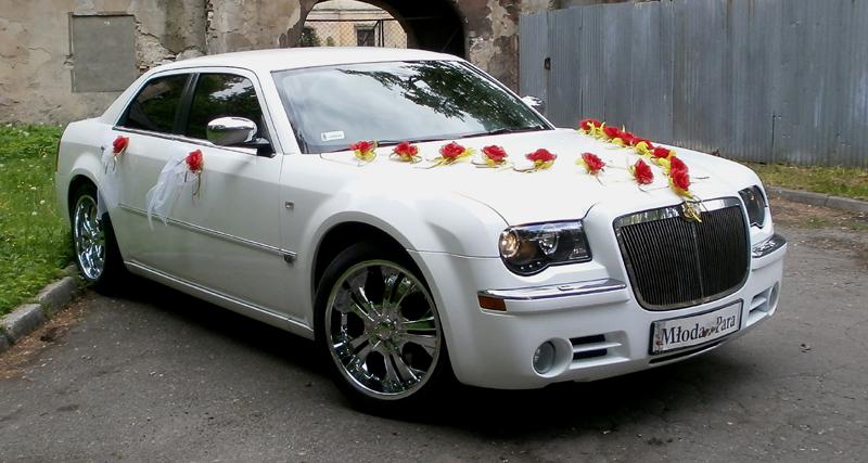 Chrysler 300C -  ślub i wesela wynajem limuzyny.