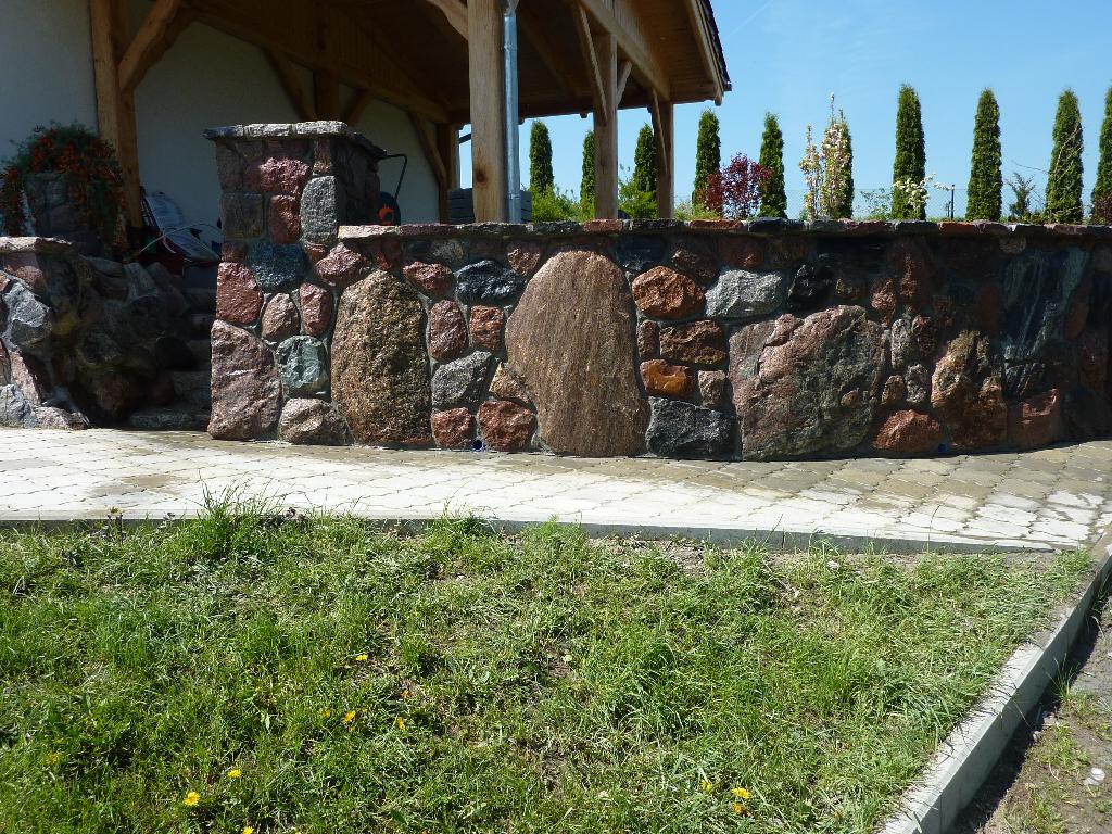 Kamień łupany- płoty, elewacje, architektura ogrodowa, kominki, itp, wielkopolskie