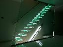 schody całoszklane z podświetleniem