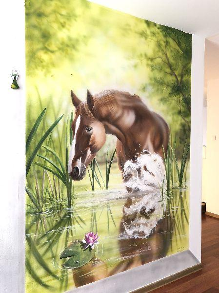 Koń w wodzie, mural z koniem