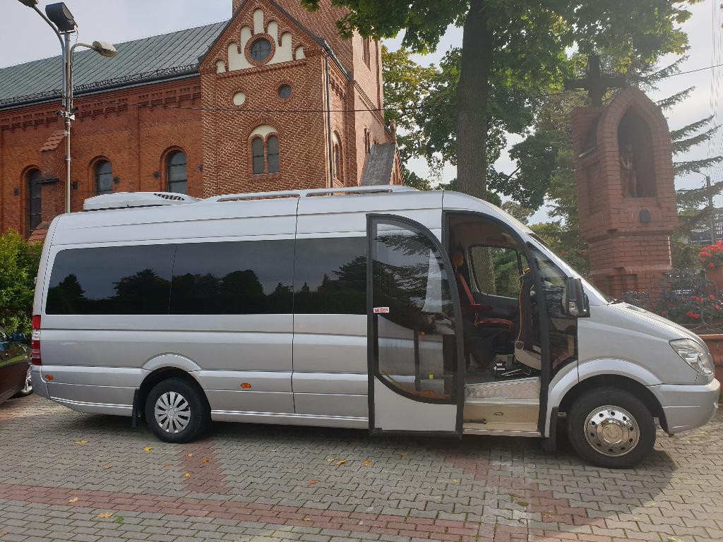 Busy minibusy autokary Gliwice wynajem przewozy