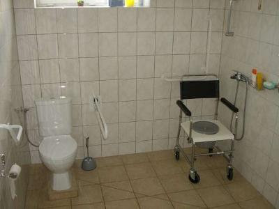 Łazienka dla niepełnosprawnych - kliknij, aby powiększyć