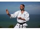 Szkolenie w dziedzinie karate - do i samoobrony