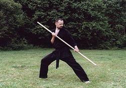 oprócz karate ćwiczymy też kobudo (bo, tonfa, sai, kama, nunchaku) i batto-do