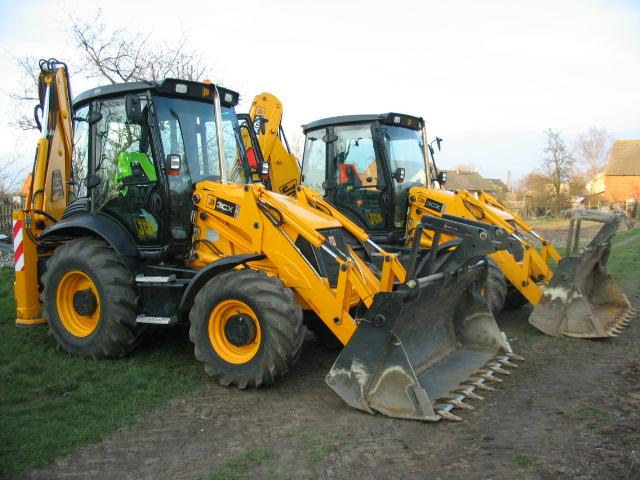 Prace Ziemne koparko-ładowarką JCB 3 CX , Łęgowo, pomorskie