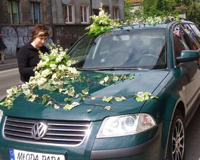 Dekoracje aut ślubnych z kwiatów żywych od 100, Gliwice, śląskie