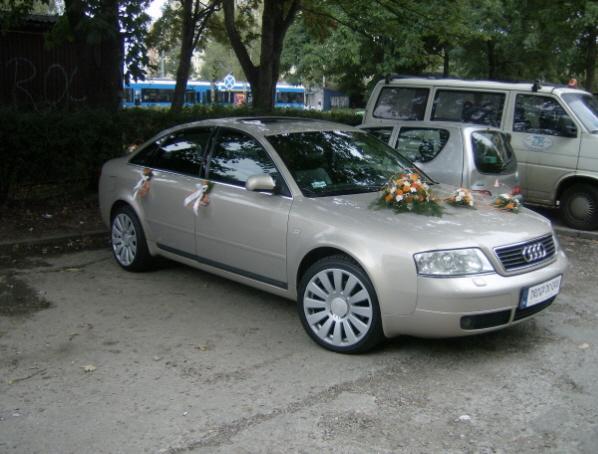 Piękne Audi w złotym kolorze, Kraków i okolice, małopolskie