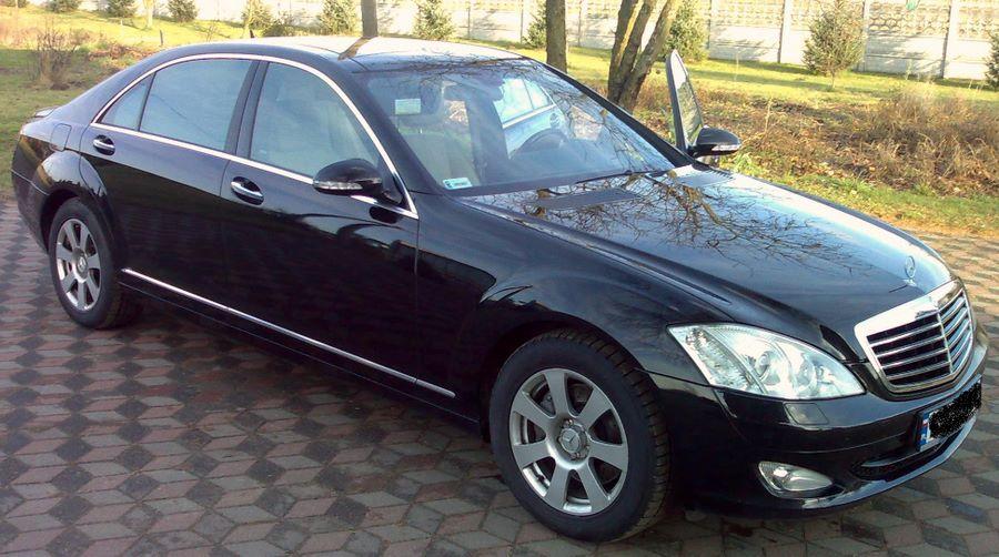 Luksusowy Mercedes S 350 L- widok z boku