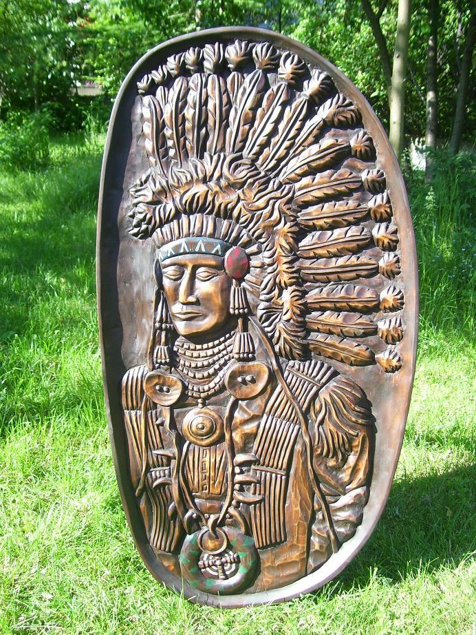 płaskorzeźba indianina,drewno