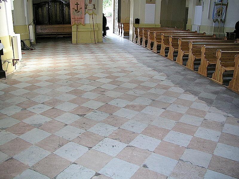 Posadzka sprzed 250 lat,przed renowacją