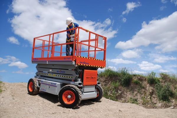 Podnośnik nożycowy spalinowy 4x4 Skyjack SJ7127, Chojnice, pomorskie