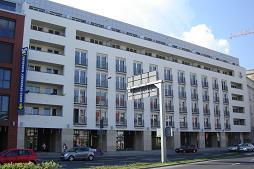 front budynku, w którym znajduje się Pracownia Psychologiczna Bliżej