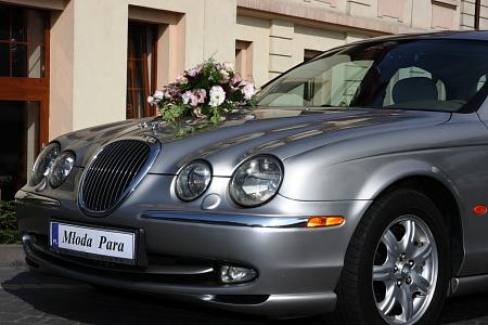 auto do ślubu, platynowy Jaguar S-type, limuzyna, samochód ślubny