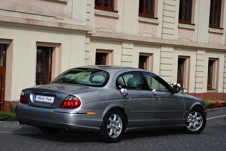 auto do ślubu, platynowy Jaguar S-type, limuzyna, samochód ślubny