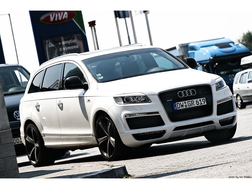 Audi Q7 z felgami EtaBeta Tettsut X Black 22""