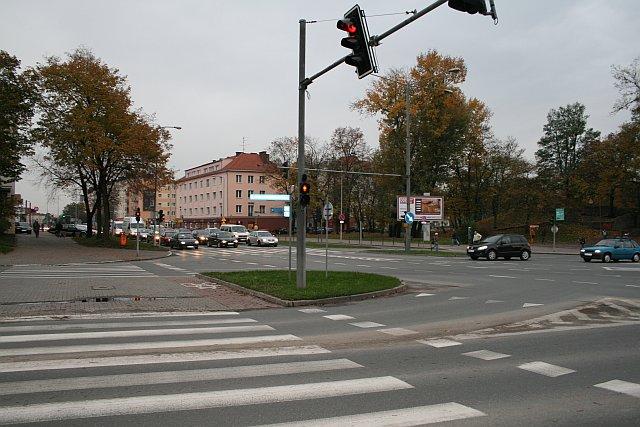 Ulica Hetmańska - droga z Centrum miasta. Pasaż, tory tramwajowe, widoczność ok. 200 m. 