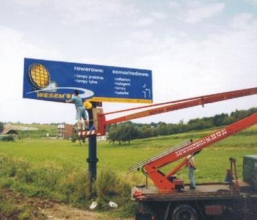 Konstrukcje reklamowe Kraków_tablice reklamowe informacyjne billboardy - montaże___www.samart.pl