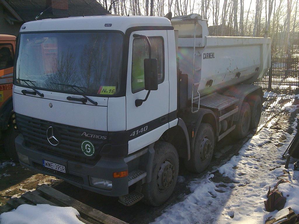 Mercedes 4-osiwy 8x6 (17 metrów sześcienych)