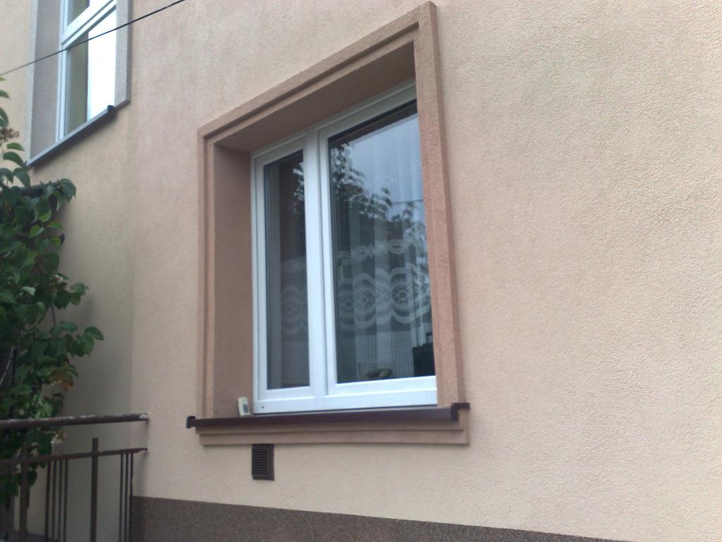OKNO Z GZYMSEM PODWÓJNYM