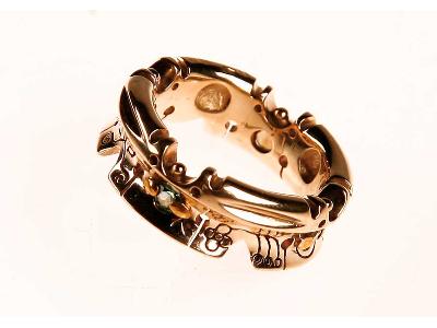 Złoty pierścionek - ręcznie wykonany i zdobiony - kliknij, aby powiększyć