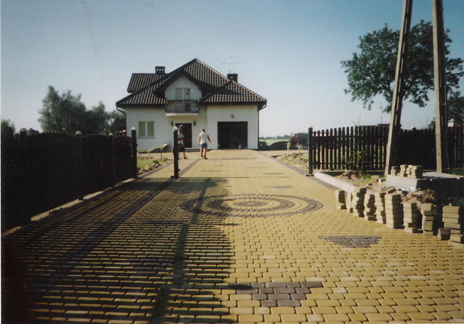 Układanie kostki brukowej, Młyniec Pierwszy, kujawsko-pomorskie