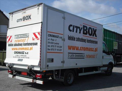 Zabudowa CityBox typu Poli-Light z windą