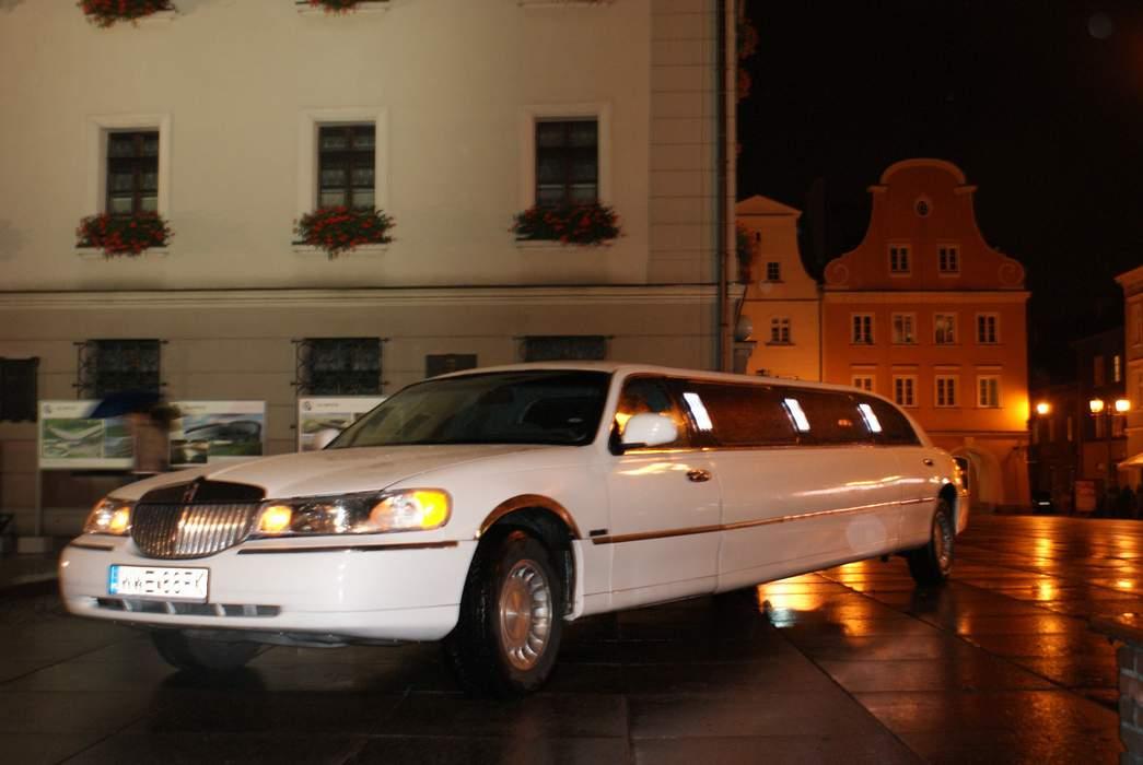 LIMUZYNA LINCOLN TOWN CAR 9 METRÓW, Katowice, śląskie