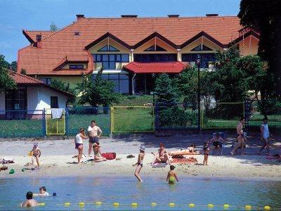 Widok na hotel z plaży