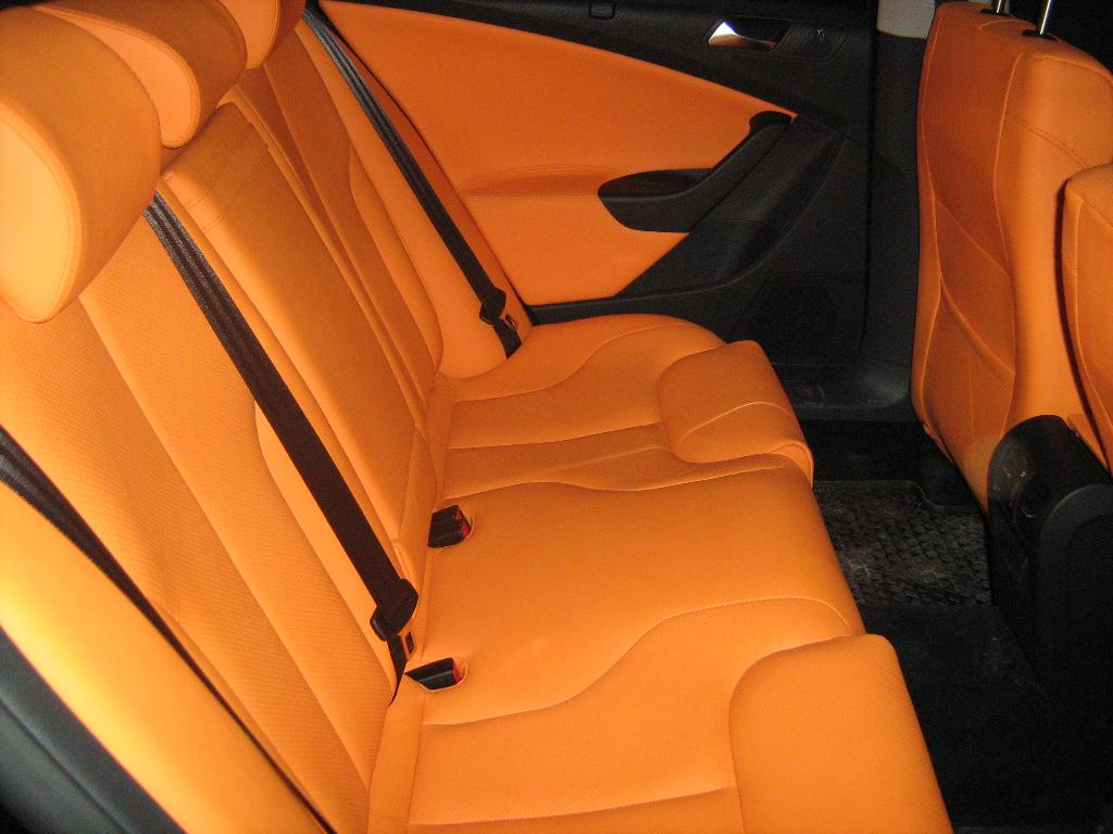 VW PASSAT B6 2009 w pomarańczowej skórze
