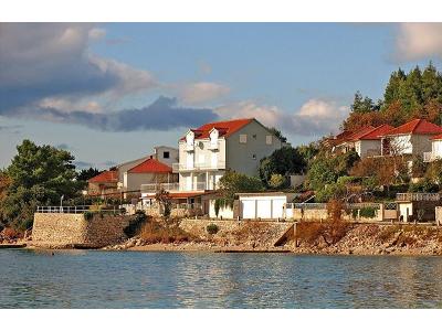 Apartamenty w Sea Front Villa Panoramiczny z widokiem na morze,Obudź się szum morza i popływać w - kliknij, aby powiększyć
