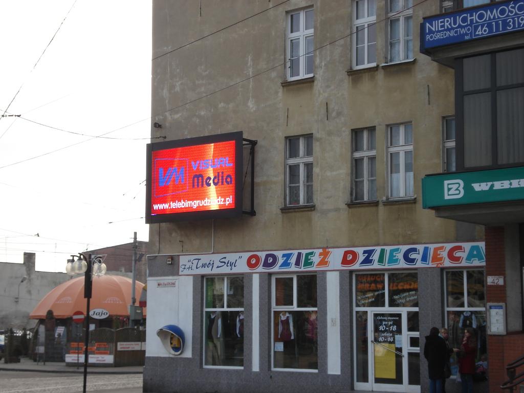 Reklama na telebimie LED w centrum Grudziądza, kujawsko-pomorskie