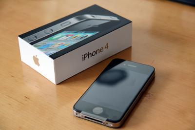 Apple Iphone 4g 32gb Unlocked , Alberta