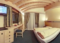 Hotel ALEXANDER autokarem LIVIGNO poleca Geotour , Chorzów, śląskie