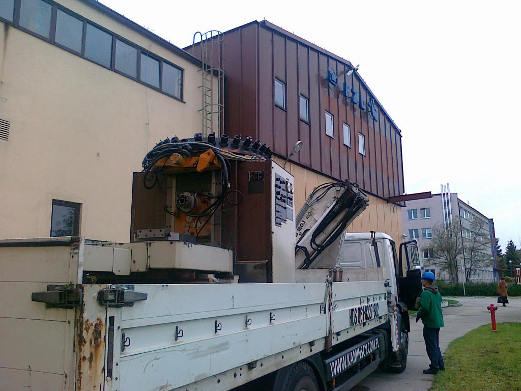 transport kilkunastu maszyn dla PZL we Wrocławiu