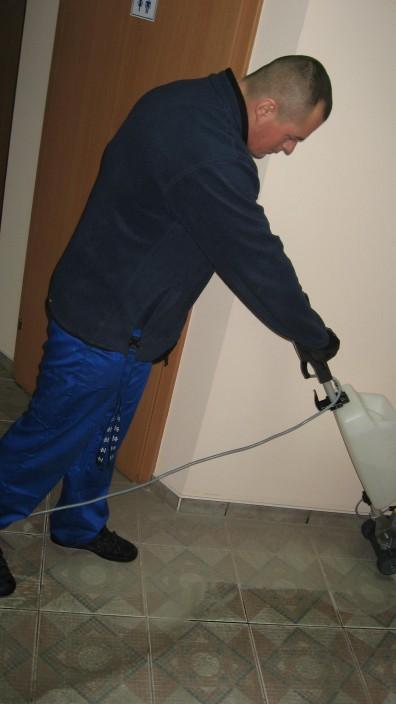Szorowanie powierzchni twardych