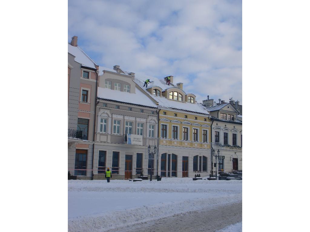 odśnieżanie dachu rynek Rzeszów