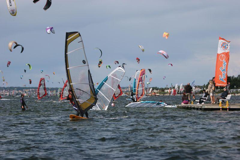 Szkoła Windsurfingu FUN SURF, Chałupy, pomorskie