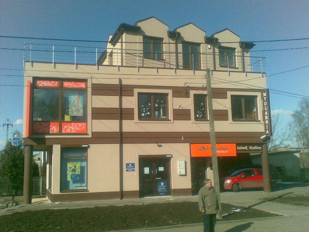Budynek handlowy wykonany w 2009 r