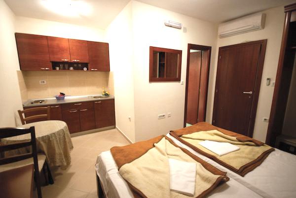 Budva Villa Krapina*** Studio, Centrum Podróży Antares Gdynia, Gdańsk, Tczew wycieczki