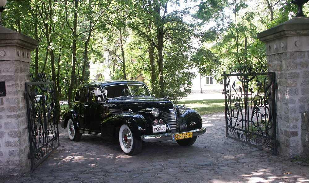 CADILLAC Sixty Special (1939)