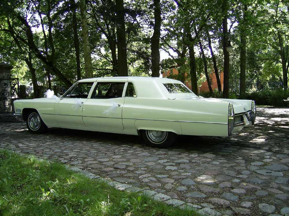 CADILLAC Fleetwood 75 Presidential Limousine (1967)