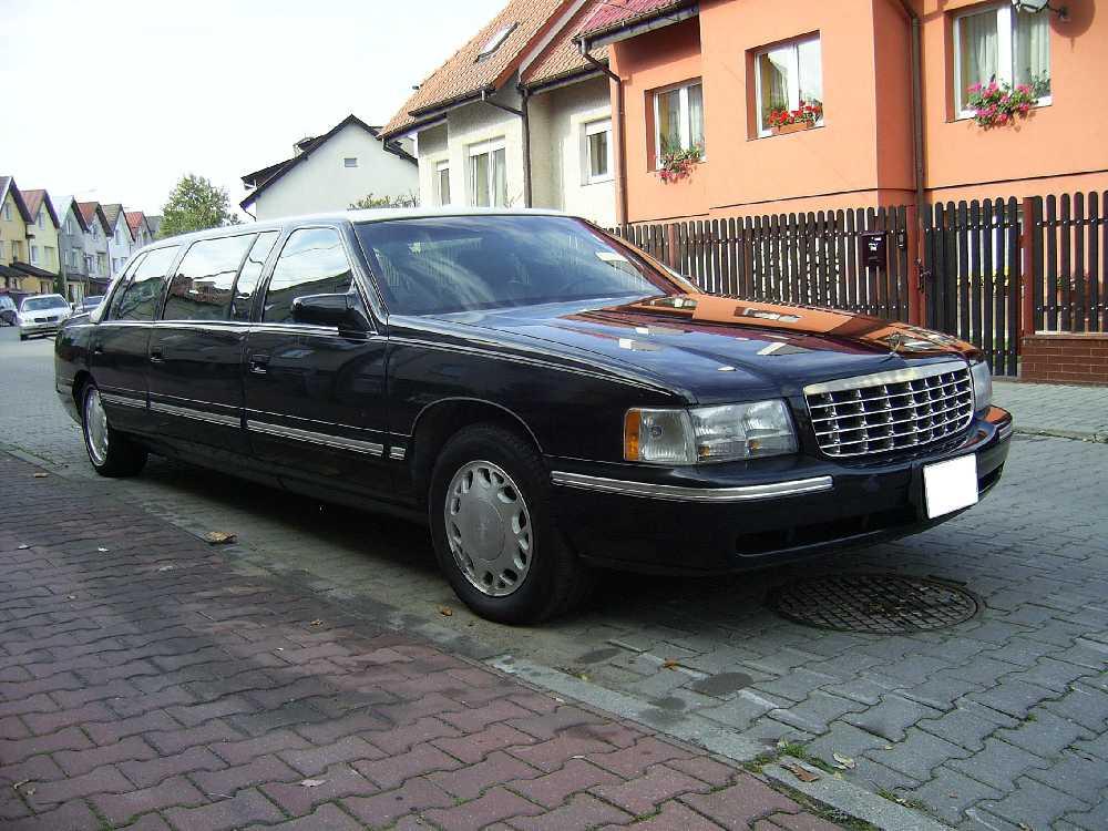 CADILLAC DeVille Limousine - limuzyna 8-osobowa (6-drzwiowa)