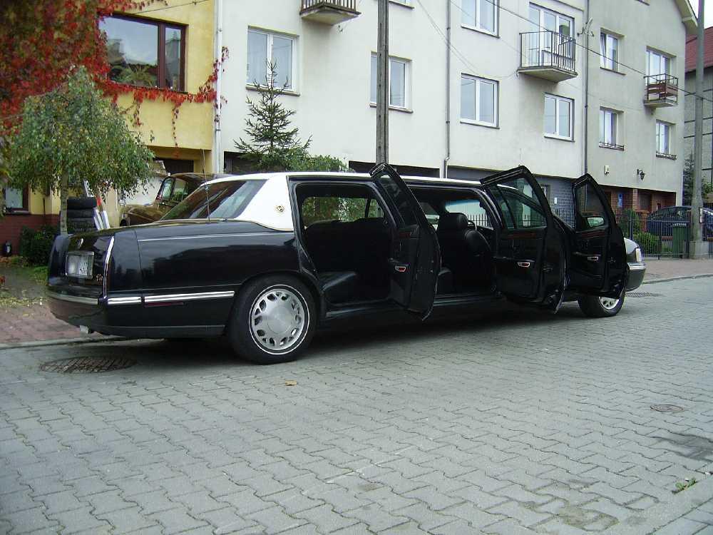 CADILLAC DeVille Limousine - limuzyna 8-osobowa (6-drzwiowa)